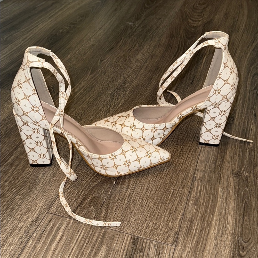 3in White and Gold Block Heel - Picture 4 of 6